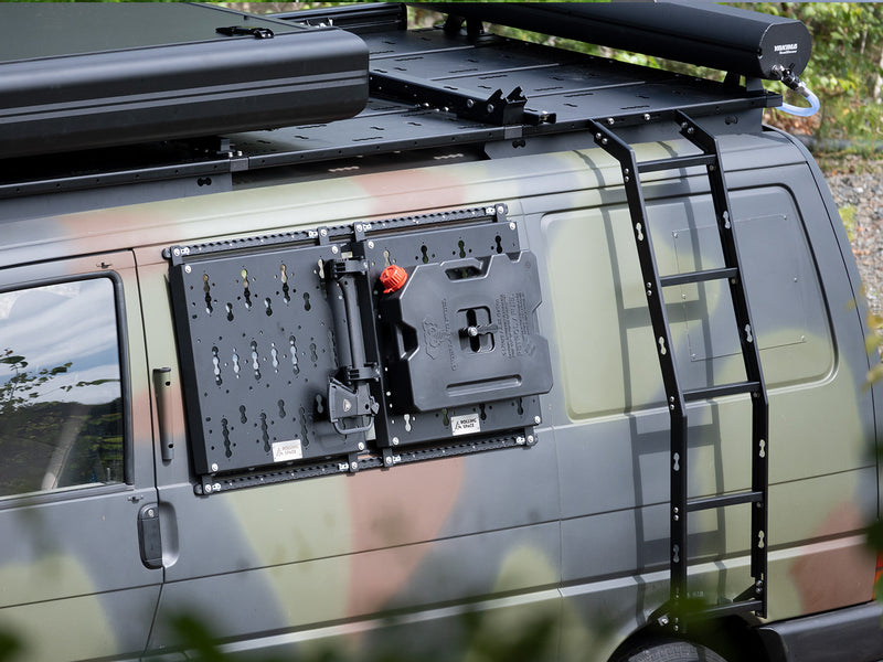 Laden Sie das Bild in Galerie -Viewer, Rolling Space VW T4 Seitenleiter | SpaceClimb