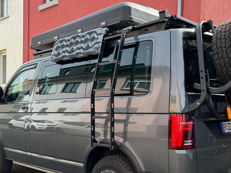 Laden Sie das Bild in Galerie -Viewer, Rolling Space VW T5 T6 T6.1 Seitenleiter | SpaceClimb