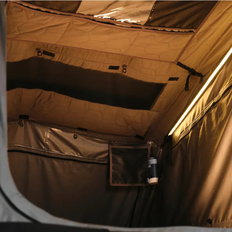 Laden Sie das Bild in Galerie -Viewer, WILDLAND Dachzelt Summit