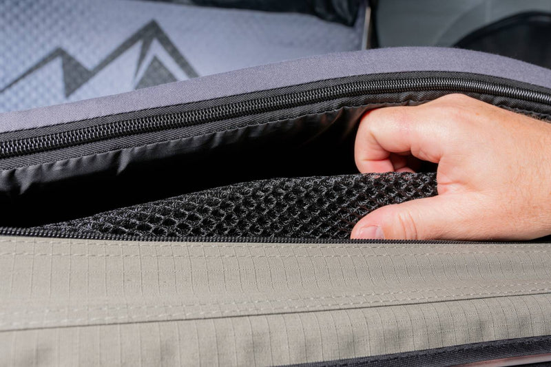 Laden Sie das Bild in Galerie -Viewer, MOBY MOUNTAIN Matratzenunterlage