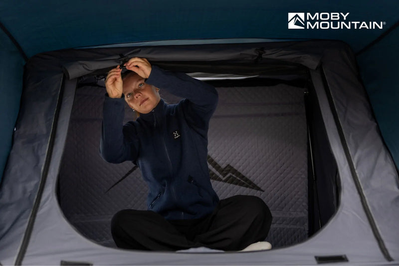 Laden Sie das Bild in Galerie -Viewer, MOBY MOUNTAIN Peak XL 3-Personen Hybrid-Dachzelt