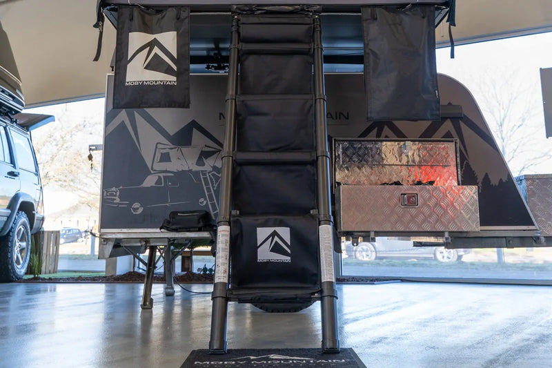 Laden Sie das Bild in Galerie -Viewer, Moby Mountain Soft Step