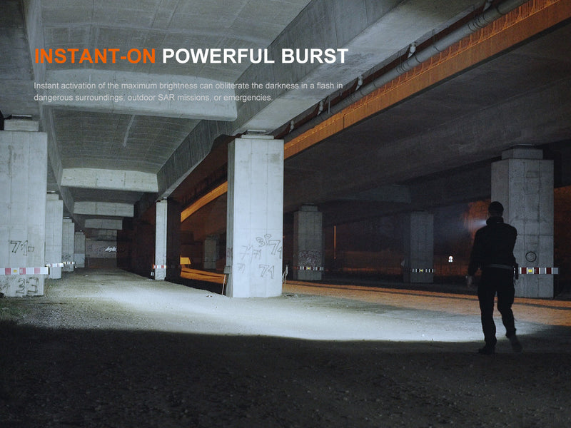 Laden Sie das Bild in Galerie -Viewer, Fenix TK17 Taktische Taschenlampe mit Doppelschalter, 3600 Lumen