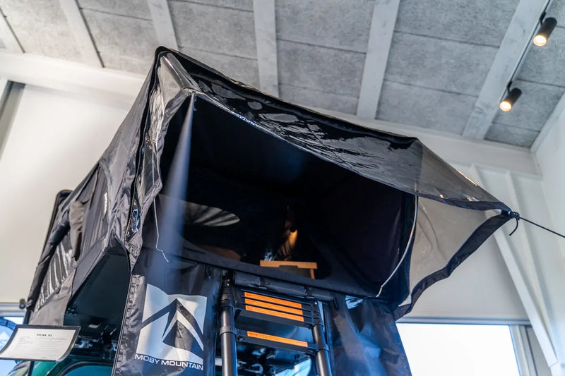 Laden Sie das Bild in Galerie -Viewer, Moby Mountain Tent Shade