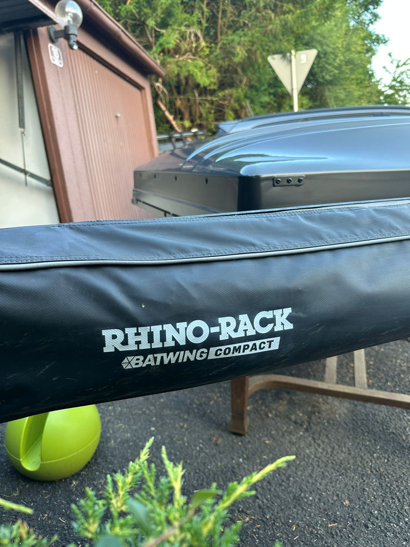 Laden Sie das Bild in Galerie -Viewer, Vermittlungsverkauf: ARB Esperance Dachzelt & Rhino-Rack Batwing Markise