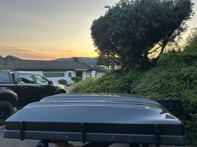 Laden Sie das Bild in Galerie -Viewer, Vermittlungsverkauf: ARB Esperance Dachzelt & Rhino-Rack Batwing Markise