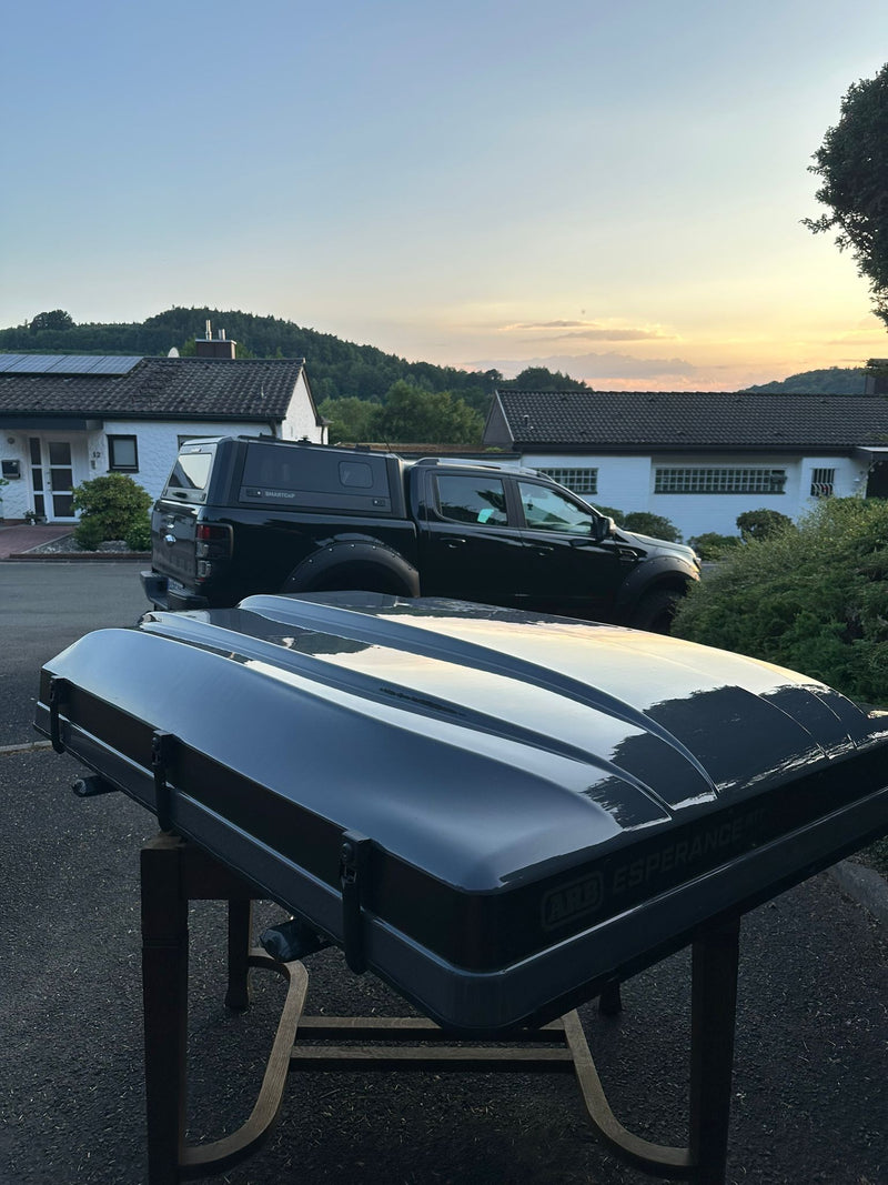 Laden Sie das Bild in Galerie -Viewer, Vermittlungsverkauf: ARB Esperance Dachzelt & Rhino-Rack Batwing Markise