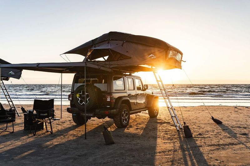 Laden Sie das Bild in Galerie -Viewer, GEAR ROCK Chilkat - Soft Top Dachzelt