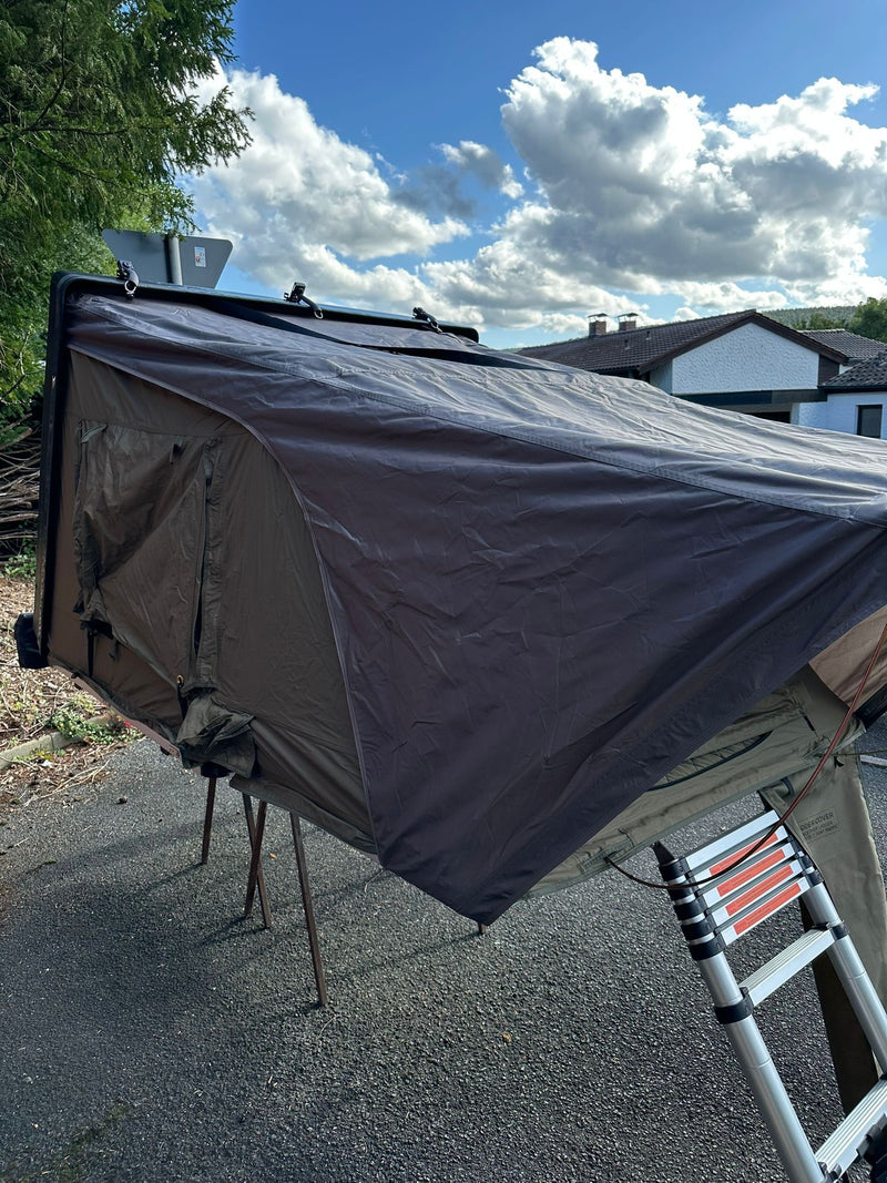 Laden Sie das Bild in Galerie -Viewer, Vermittlungsverkauf: ARB Esperance Dachzelt & Rhino-Rack Batwing Markise