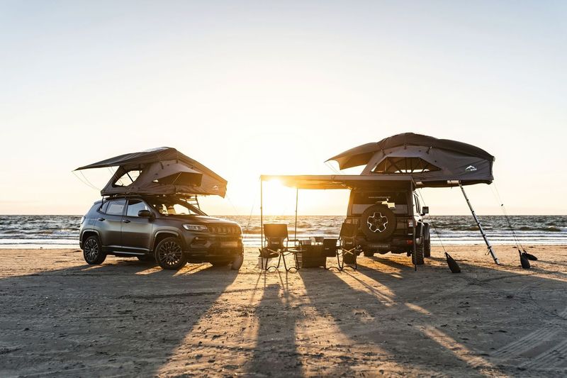 Laden Sie das Bild in Galerie -Viewer, GEAR ROCK Chilkat - Soft Top Dachzelt