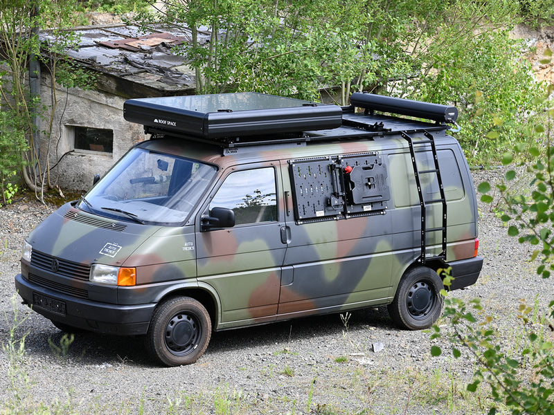 Laden Sie das Bild in Galerie -Viewer, Rolling Space VW T4 Seitenleiter | SpaceClimb
