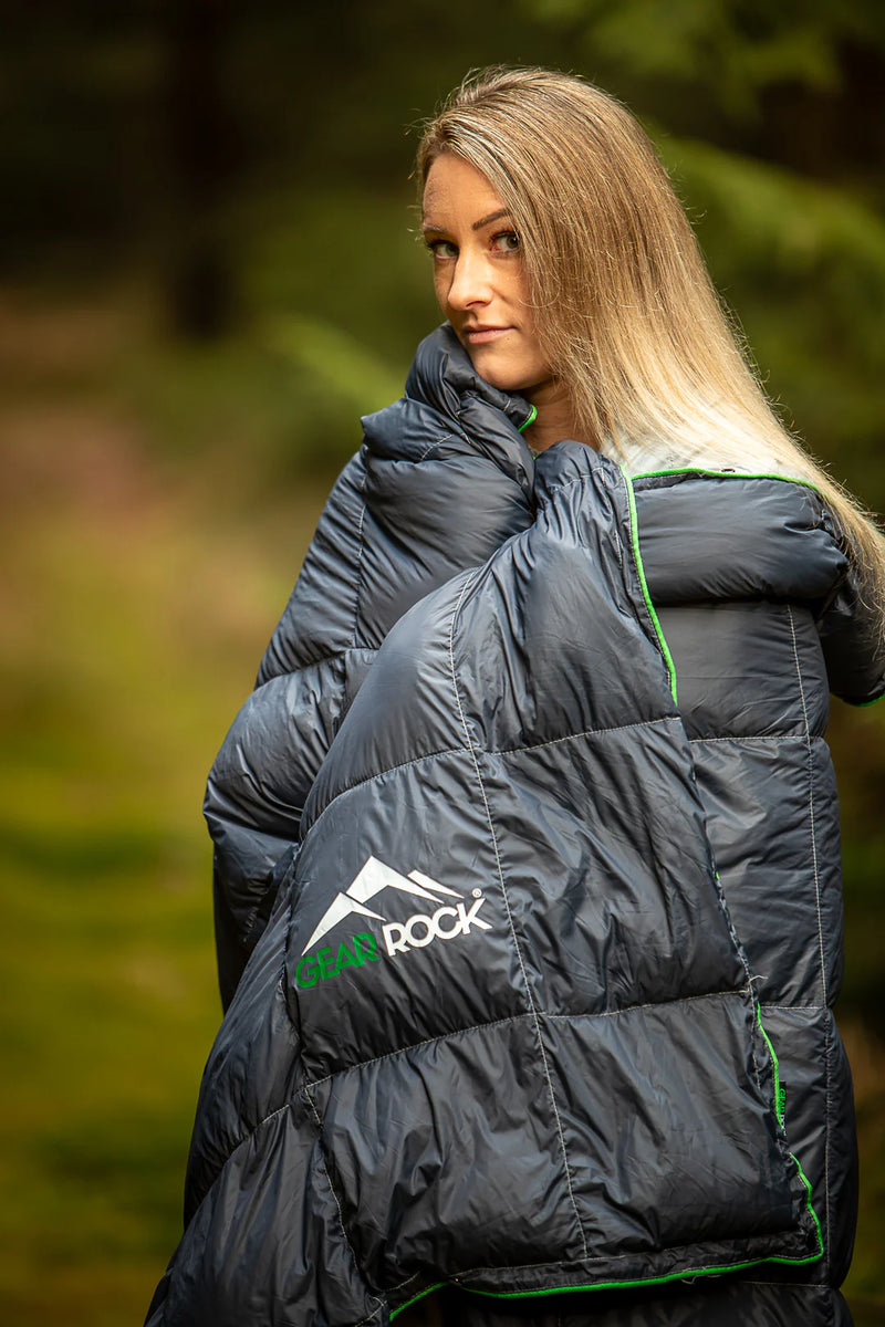 Laden Sie das Bild in Galerie -Viewer, GEAR ROCK Outdoor Daunendecke 180 x 210cm (660g)
