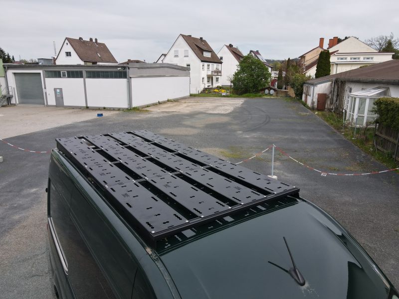 Laden Sie das Bild in Galerie -Viewer, Rolling Space Dachträgersystem MAN TGE / VW Crafter L3H3 | SpaceRack
