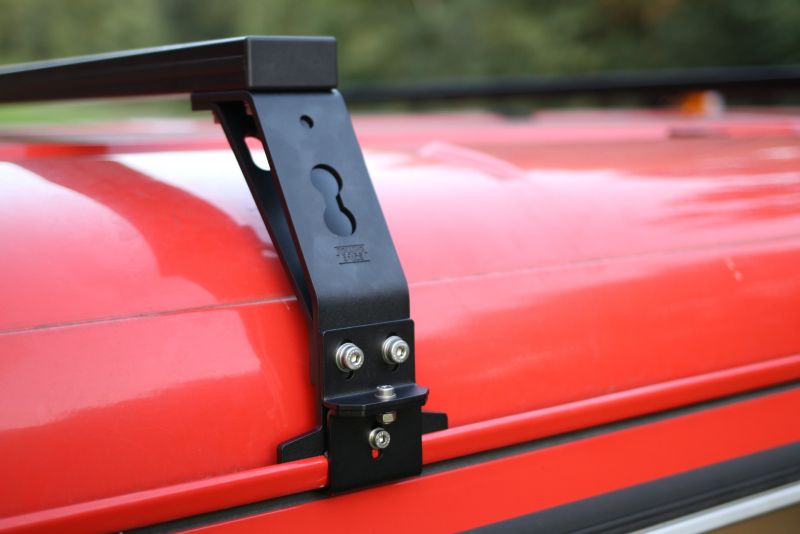 Laden Sie das Bild in Galerie -Viewer, Rolling Space Querträger Landrover Defender | SpaceBar
