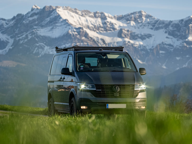Laden Sie das Bild in Galerie -Viewer, Rolling Space Dachträgersystem VW T6.1 | SpaceRack
