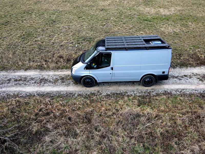 Laden Sie das Bild in Galerie -Viewer, Rolling Space Dachträgersystem Ford Transit MK7 | SpaceRack
