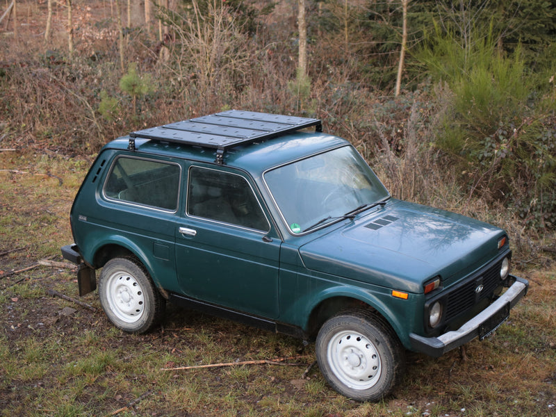 Laden Sie das Bild in Galerie -Viewer, Rolling Space Dachträgersystem SpaceRack | Lada Niva Taiga 4x4
