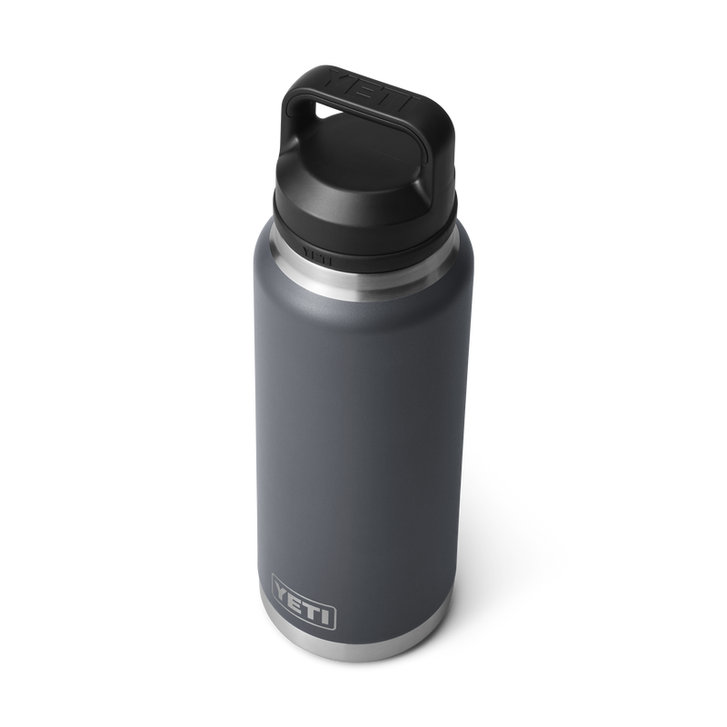Laden Sie das Bild in Galerie -Viewer, YETI Rambler 36 oz Bottle Chug Cap Charcoal seitlich ohne Deckel
